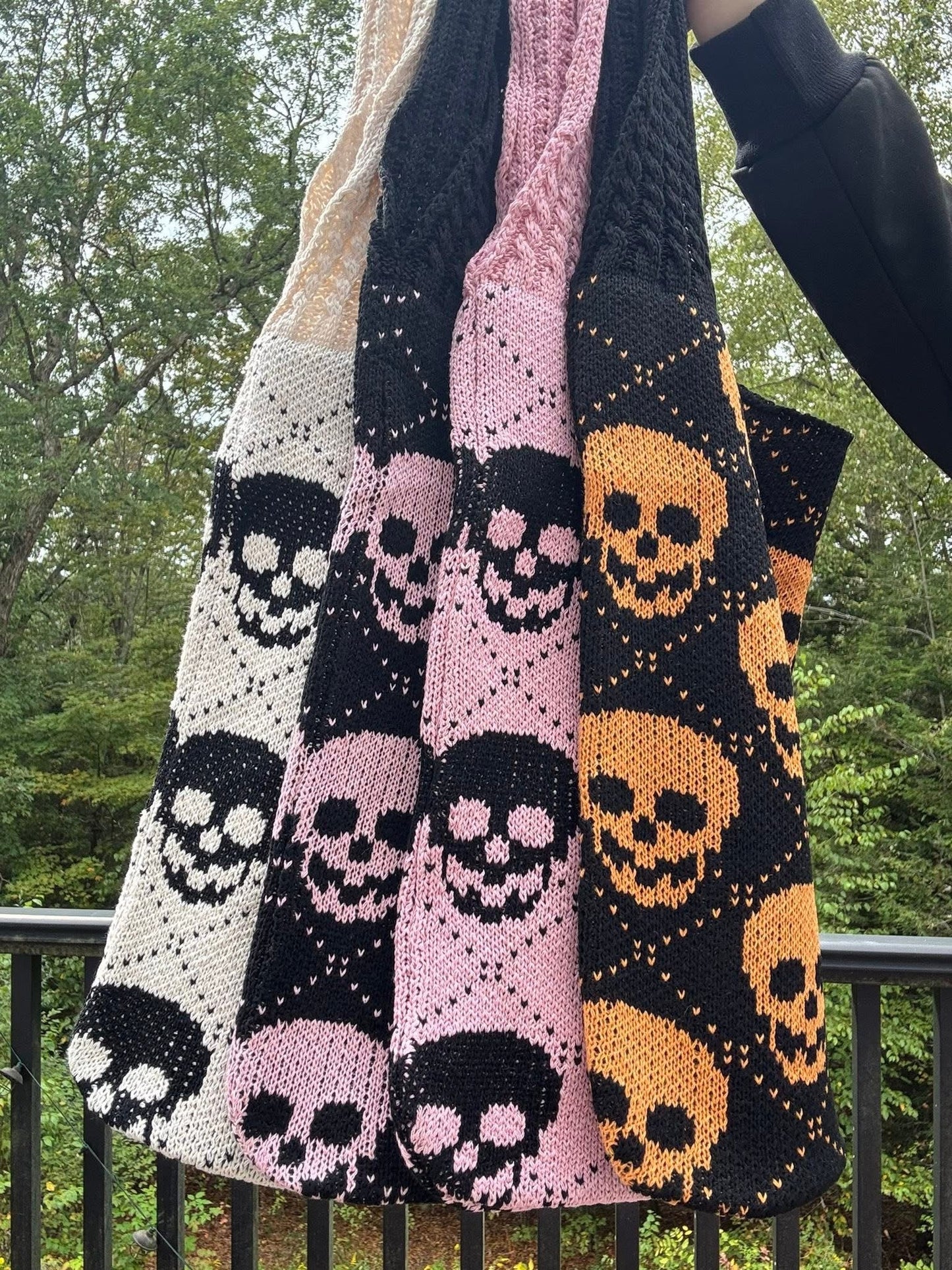 Tote Bag - Knit Sweater - Skull