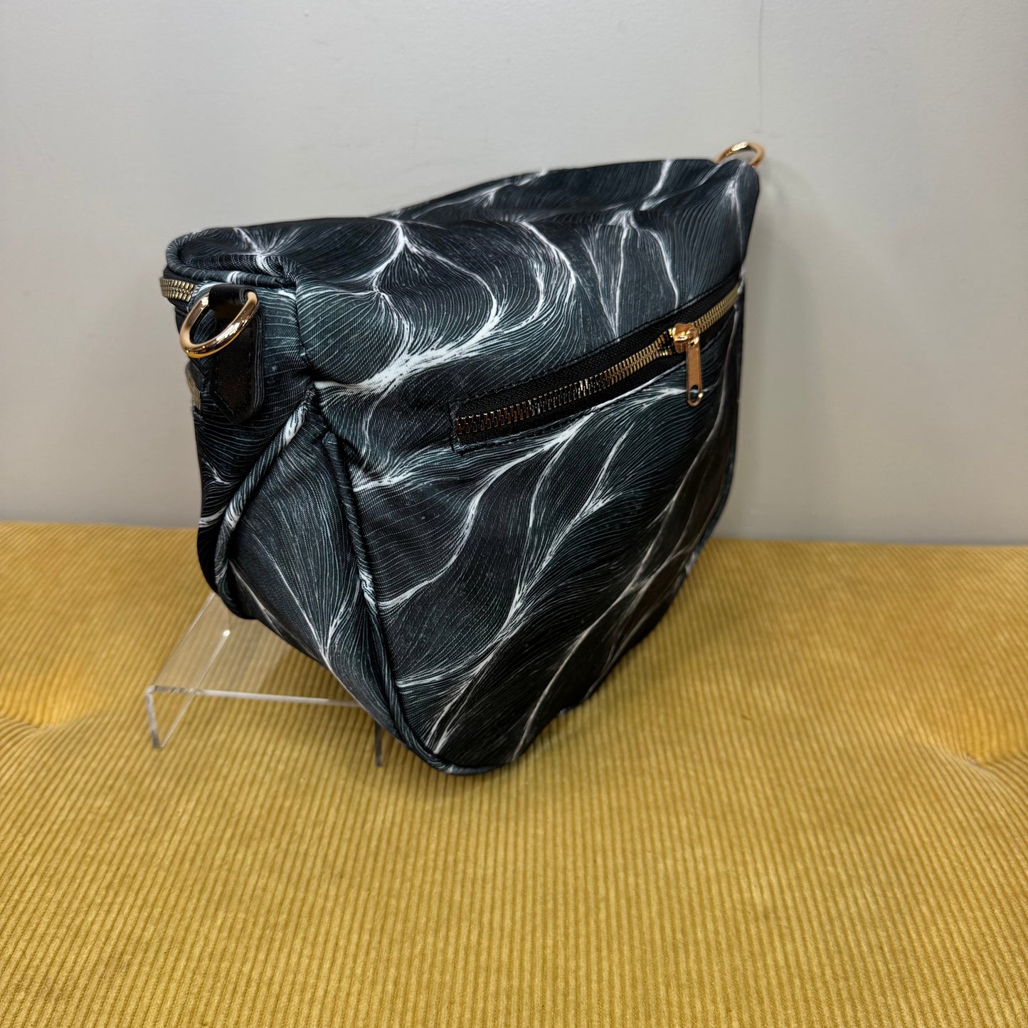 The Roni Nylon Crossbody - Grey Waves